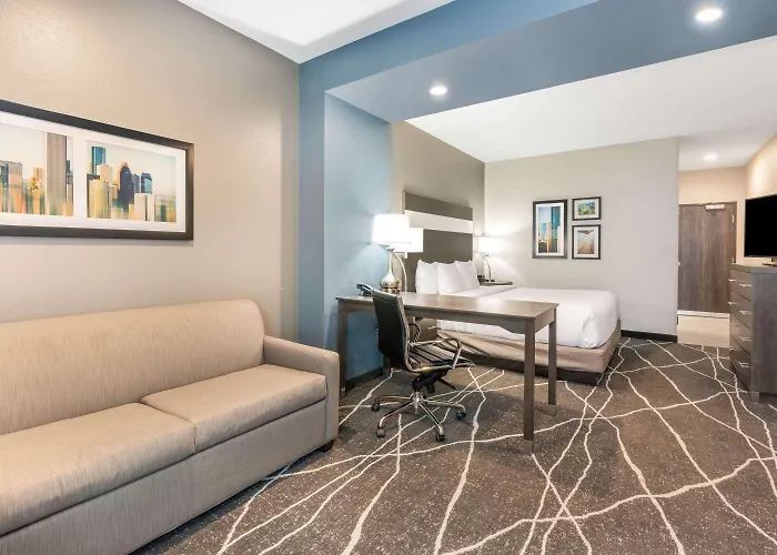 La Quinta Inn And Suites By Wyndham Houston Spring South